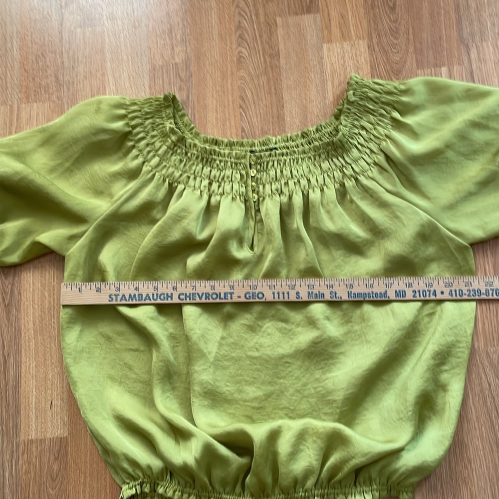 Violet and Claire Chartreuse peasant blouse w/elastic neckline, hem, sleeves. - Picture 9 of 10